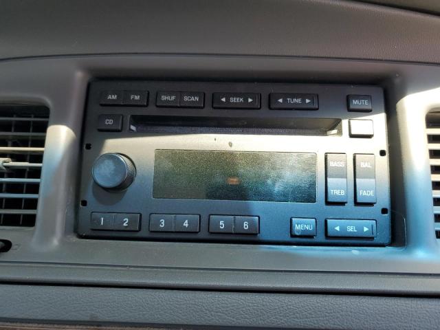 Photo 9 from auction – 2005 MERCURY GRAND MARQ with VIN 2MEFM74W35X638871