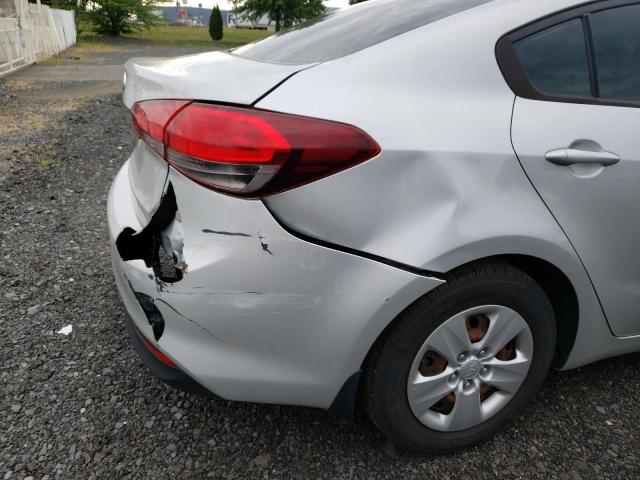 Photo 9 from auction – 2017 KIA FORTE LX with VIN 3KPFK4A78HE032236