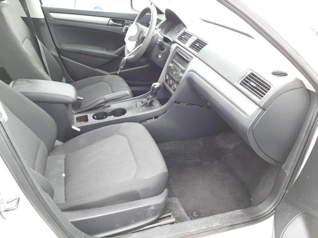 Photo 5 from auction – 2013 VOLKSWAGEN PASSAT S with VIN 1VWAP7A37DC020913