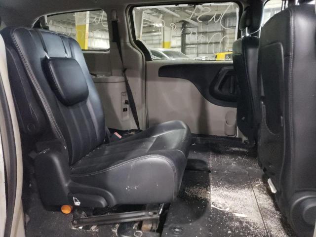 Photo 6 from auction – 2012 CHRYSLER TOWN & COU with VIN 2C4RC1BG2CR306593