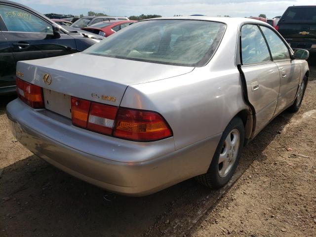 Photo 4 from auction – 1998 LEXUS ES 300 with VIN JT8BF28G5W5021425
