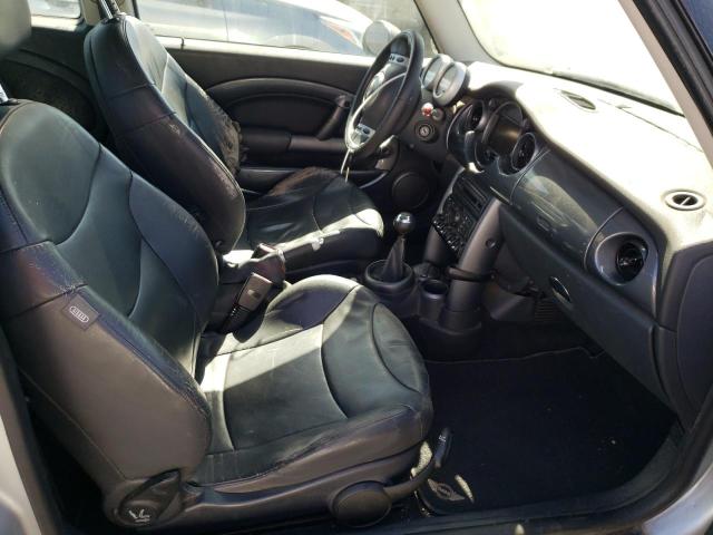 Photo 5 from auction – 2004 MINI COOPER S with VIN WMWRE334X4TD75858