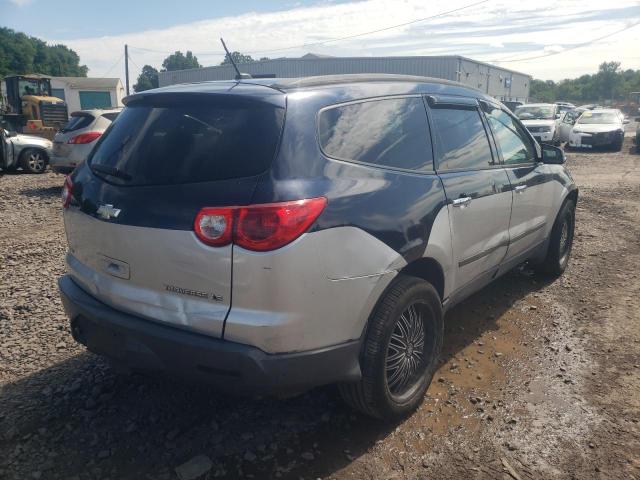 Photo 4 from auction – 2010 CHEVROLET TRAVERSE L with VIN 1GNLVEED8AJ235787