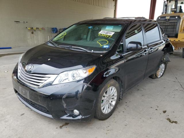 Photo 2 from auction – 2017 TOYOTA SIENNA XLE with VIN 5TDYZ3DC1HS839937