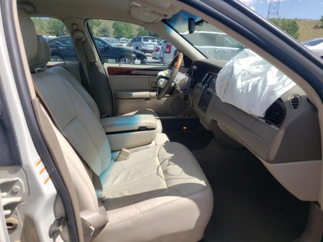 Photo 5 from auction – 2004 LINCOLN TOWN CAR U with VIN 1LNHM83W74Y679967