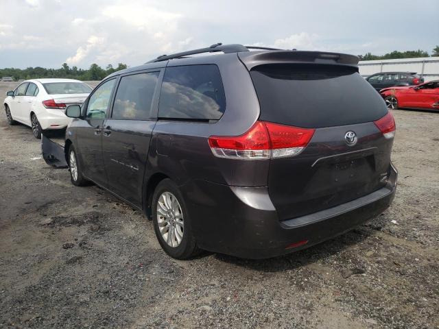 Photo 3 from auction – 2013 TOYOTA SIENNA XLE with VIN 5TDYK3DC9DS299834