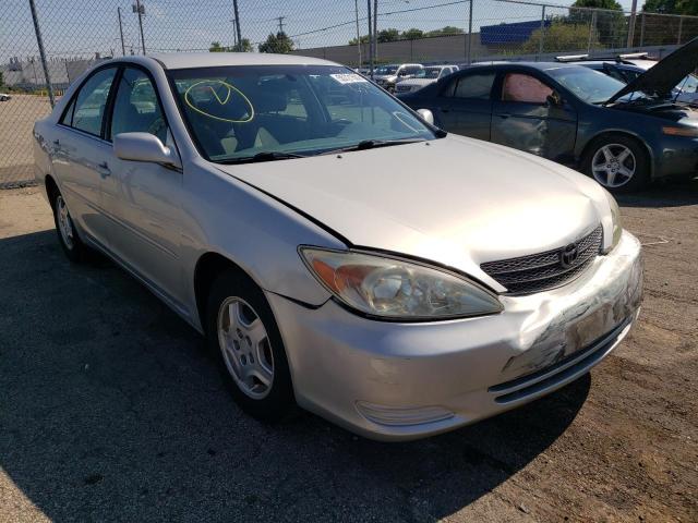 TOYOTA CAMRY LE 2002 with VIN 4T1BF32K52U526428 - Photo from auction