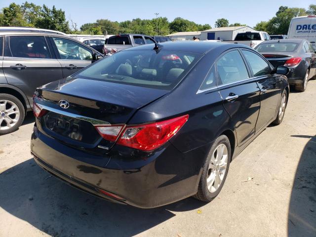 Photo 4 from auction – 2013 HYUNDAI SONATA SE with VIN 5NPEC4AC4DH713747