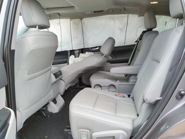 Photo 6 from auction – 2019 TOYOTA HIGHLANDER with VIN 5TDKZRFH9KS345480