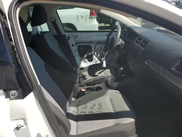 Photo 5 from auction – 2017 VOLKSWAGEN JETTA S with VIN 3VW2B7AJ4HM216717