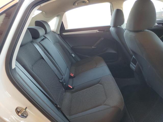 Photo 6 from auction – 2016 VOLKSWAGEN PASSAT S with VIN 1VWAS7A36GC025099
