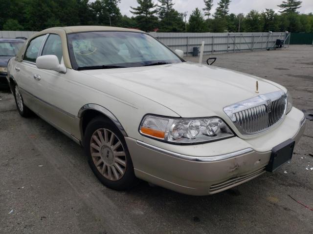 LINCOLN TOWN CAR E 2004 with VIN 1LNHM81W04Y680526 - Photo from auction