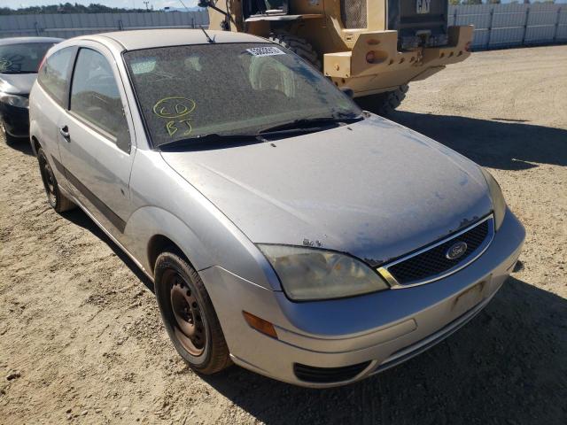 FORD FOCUS ZX3 2005 with VIN 3FAFP31N95R154530 - Photo from auction