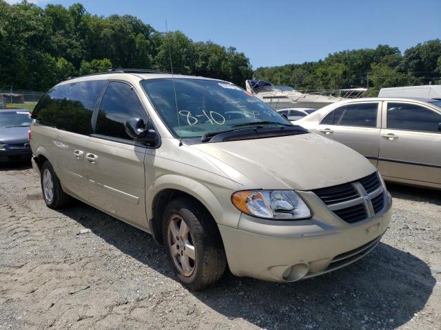 DODGE GRAND CARA 2005 with VIN 2D4GP44L95R182917 - Photo from auction