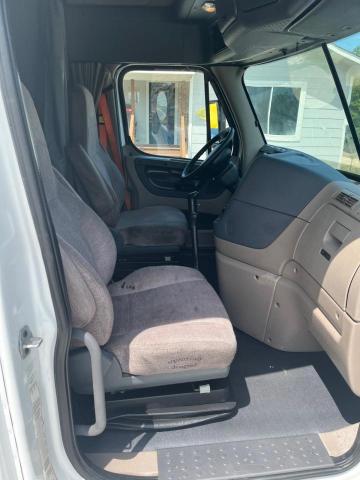Zdjęcie 5 z aukcji – 2016 FREIGHTLINER CASCADIA 1 z VIN 3AKJGLD55GSHC7551