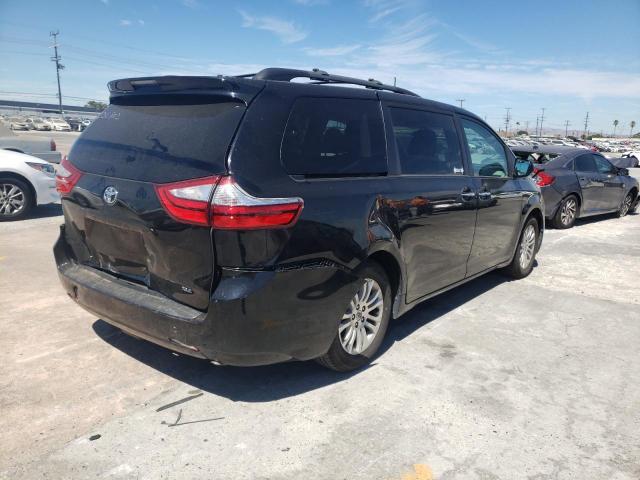 Photo 4 from auction – 2017 TOYOTA SIENNA XLE with VIN 5TDYZ3DC6HS856085