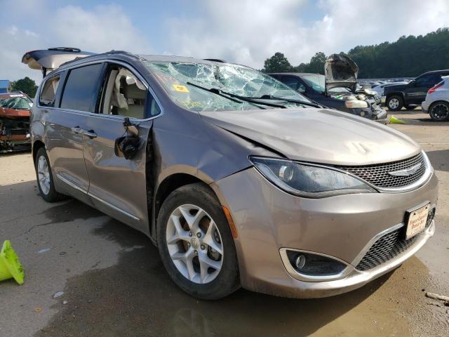 CHRYSLER PACIFICA T 2017 with VIN 2C4RC1BG9HR537465 - Photo from auction