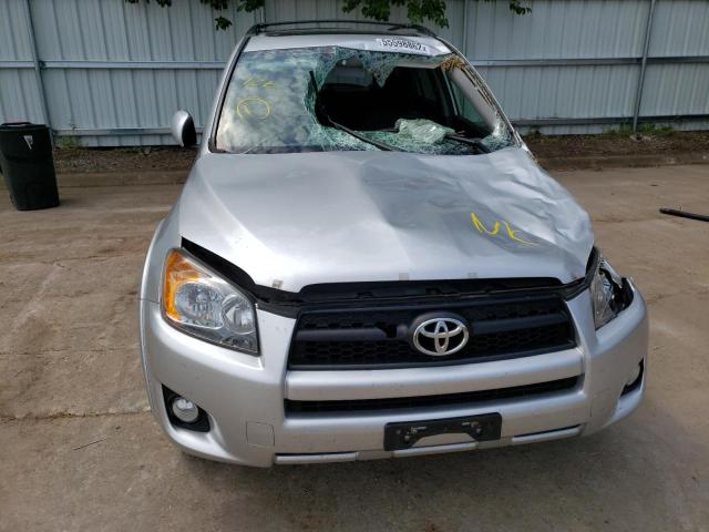 Photo 9 from auction – 2011 TOYOTA RAV 4 with VIN JTMRF4DV8B5040075