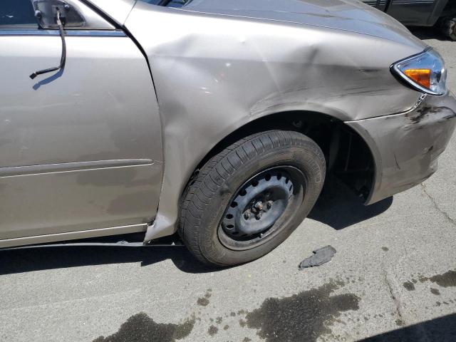 Photo 9 from auction – 2004 TOYOTA CAMRY LE with VIN 4T1BE32K84U298799