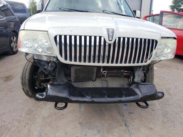 Photo 9 from auction – 2005 LINCOLN NAVIGATOR with VIN 5LMFU28525LJ18530