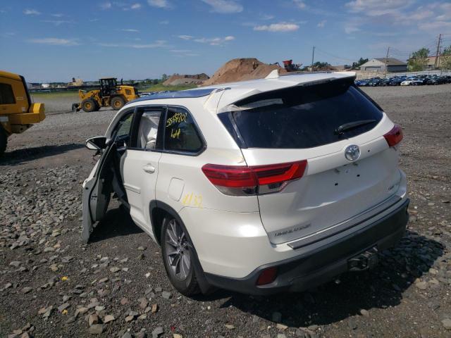 Фото 3 с аукциона – 2018 TOYOTA HIGHLANDER с VIN 5TDJZRFH3JS892335