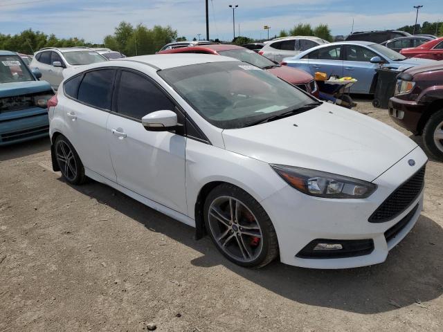 FORD FOCUS ST 2017 مع رقم تعريف المركبة 1FADP3L97HL325222 - صورة من المزاد