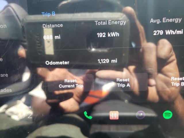 Photo 8 from auction – 2022 TESLA MODEL S with VIN 5YJSA1E58NF476733