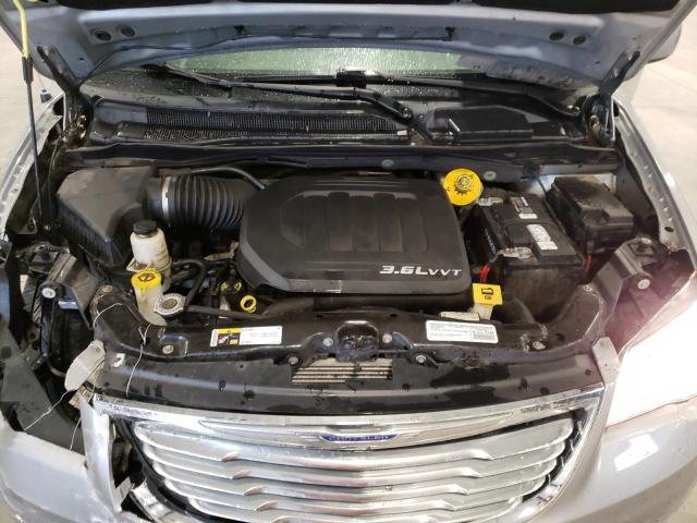 Photo 7 from auction – 2015 CHRYSLER TOWN & COU with VIN 2C4RC1BG4FR608844