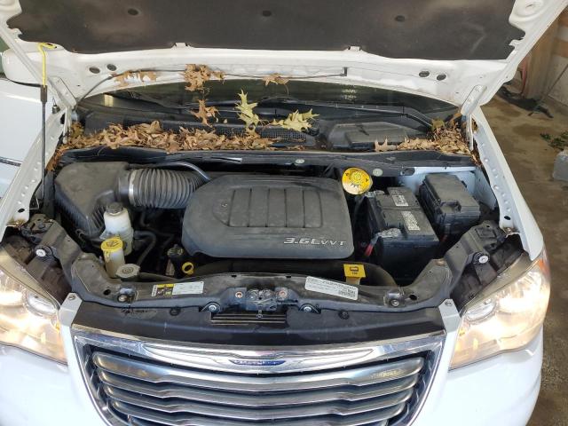 Photo 7 from auction – 2016 CHRYSLER TOWN & COU with VIN 2C4RC1BG2GR206306