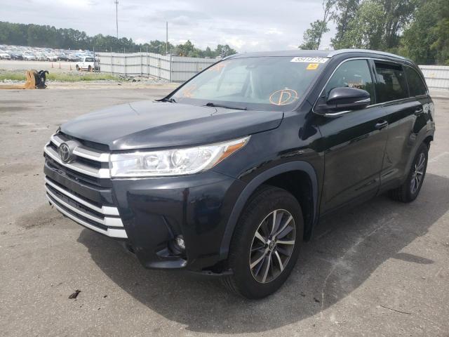 Photo 2 from auction – 2017 TOYOTA HIGHLANDER with VIN 5TDJZRFH6HS452281