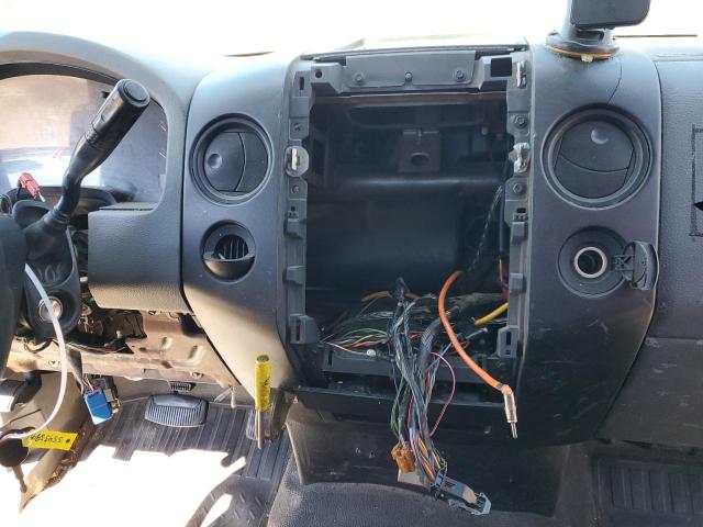 Photo 9 from auction – 2005 FORD F150 with VIN 1FTRF12265NA09788