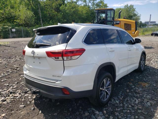 Фото 4 с аукциона – 2018 TOYOTA HIGHLANDER с VIN 5TDJZRFH3JS892335