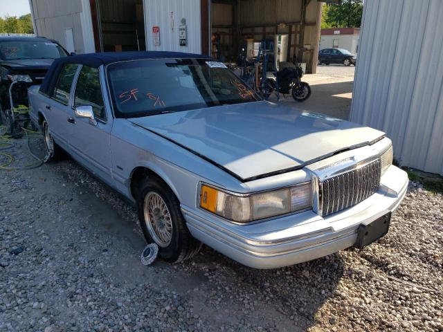 LINCOLN TOWN CAR E 1993 with VIN 1LNLM81W0PY695025 - Photo from auction