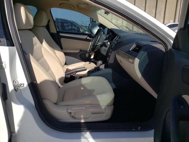 Photo 5 from auction – 2017 VOLKSWAGEN JETTA SE with VIN 3VWDB7AJ3HM413063