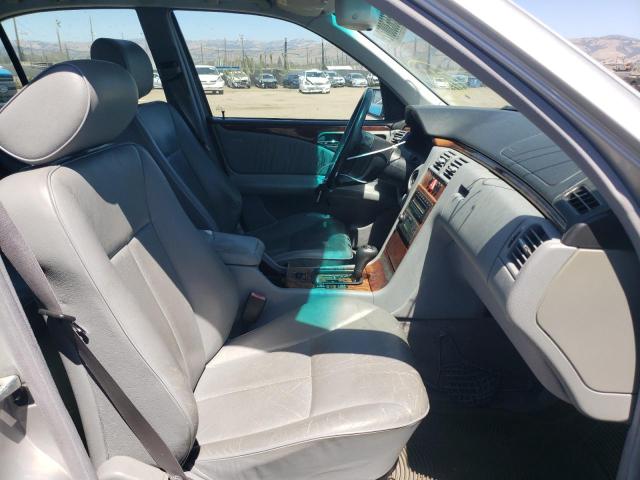 Photo 5 from auction – 1999 MERCEDES-BENZ E 320 with VIN WDBJF65H2XA806381