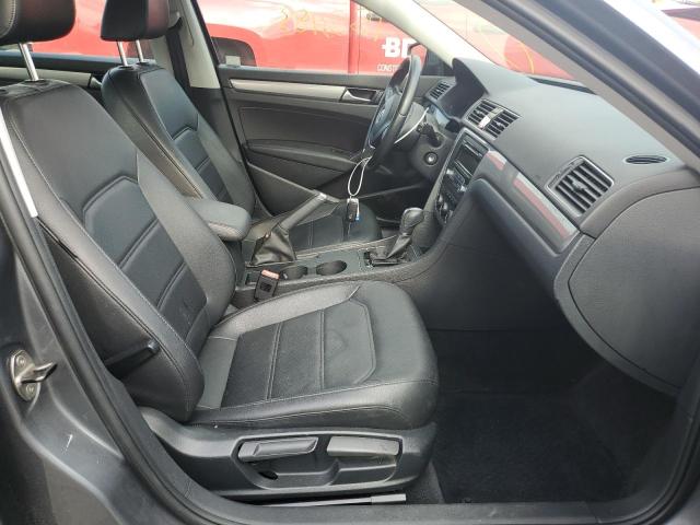 Photo 5 from auction – 2015 VOLKSWAGEN PASSAT S with VIN 1VWAT7A34FC005977