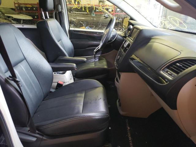 Photo 5 from auction – 2015 CHRYSLER TOWN & COU with VIN 2C4RC1BG1FR596622