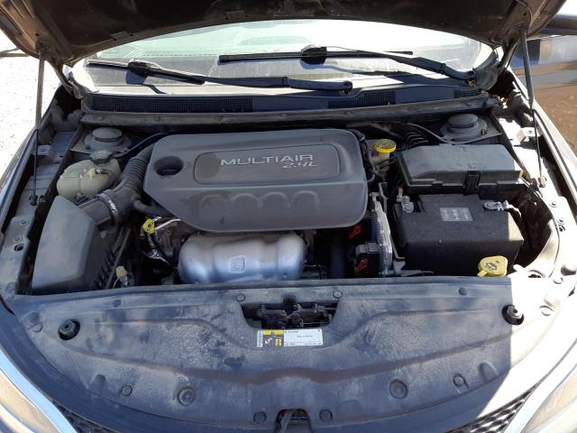 Photo 7 from auction – 2015 CHRYSLER 200 LIMITE with VIN 1C3CCCAB9FN719320