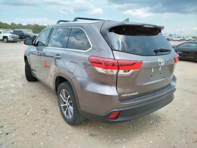 Photo 3 from auction – 2019 TOYOTA HIGHLANDER with VIN 5TDKZRFH9KS345480