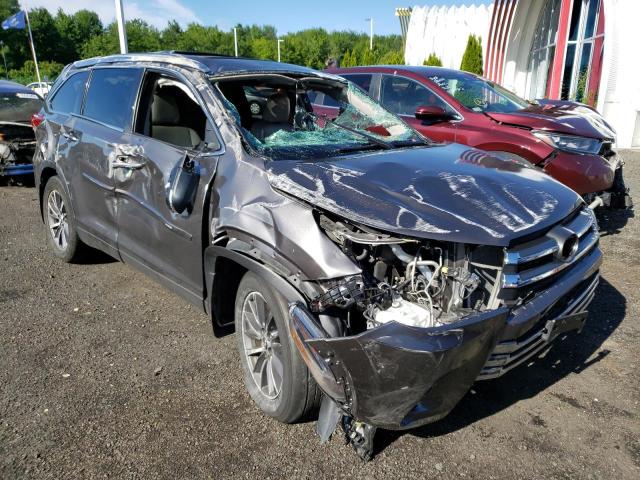 TOYOTA HIGHLANDER 2017 with VIN 5TDJZRFH3HS418556 - Photo from auction