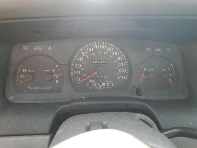 Photo 8 from auction – 2003 FORD CROWN VICT with VIN 2FAFP71W73X126966