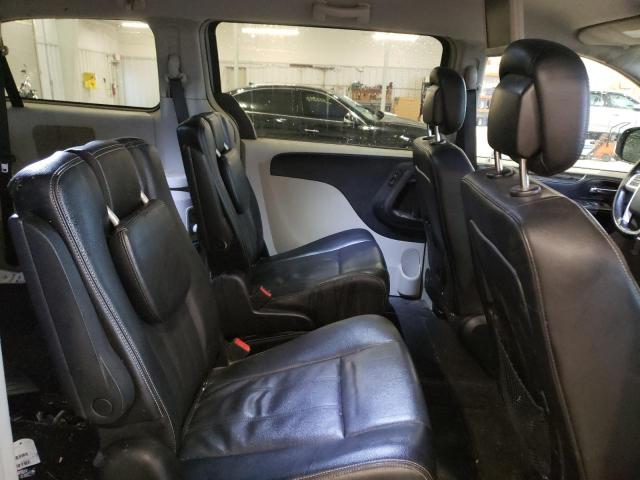 Photo 6 from auction – 2015 CHRYSLER TOWN & COU with VIN 2C4RC1BG4FR608844