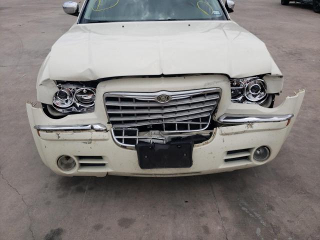 Photo 9 from auction – 2008 CHRYSLER 300C with VIN 2C3KA63H98H125973