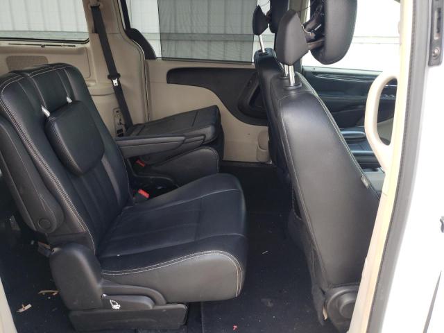Photo 6 from auction – 2016 CHRYSLER TOWN & COU with VIN 2C4RC1BG8GR129098