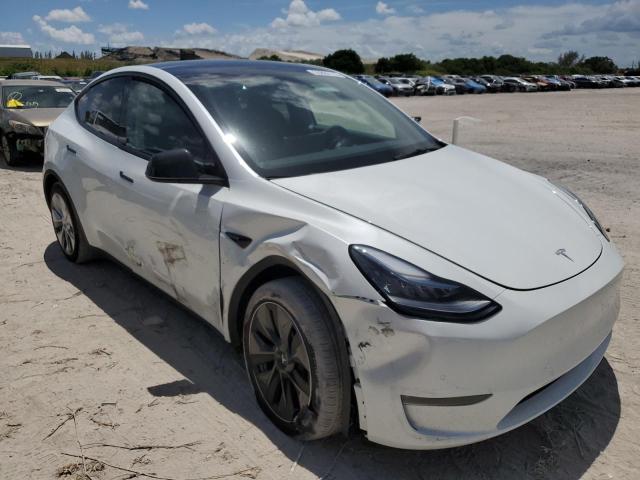 TESLA MODEL Y 2022 with VIN 7SAYGAEE5NF364824 - Photo from auction