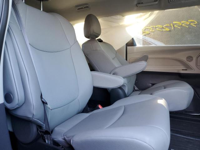 Photo 6 from auction – 2022 TOYOTA SIENNA XLE with VIN 5TDYSKFC0NS047124