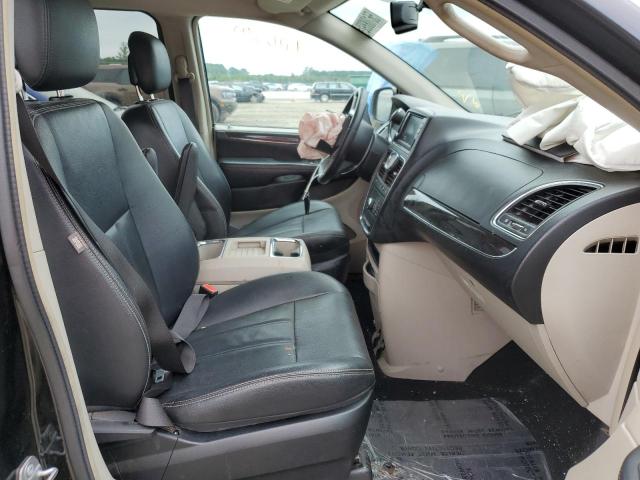 Photo 5 from auction – 2016 CHRYSLER TOWN & COU with VIN 2C4RC1BG2GR299005