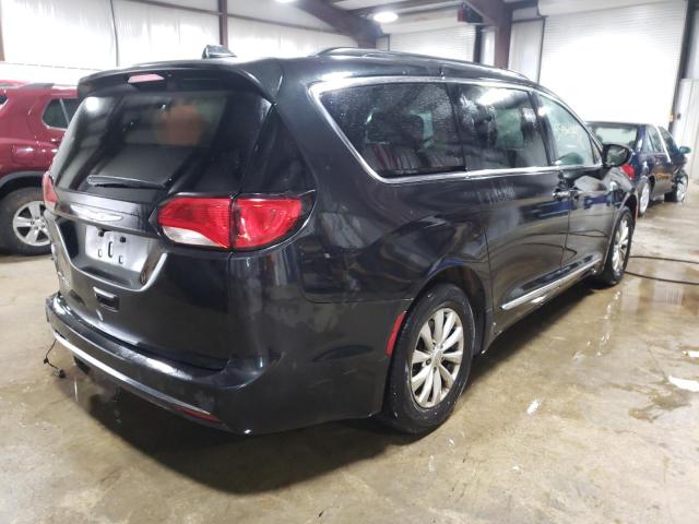 Photo 4 from auction – 2017 CHRYSLER PACIFICA T with VIN 2C4RC1BG6HR569757
