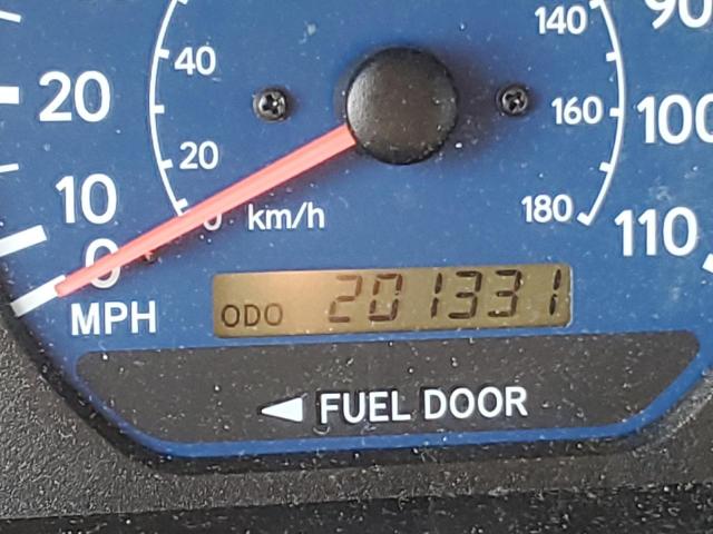 Photo 8 from auction – 2002 TOYOTA SIENNA LE with VIN 4T3ZF13C92U423823