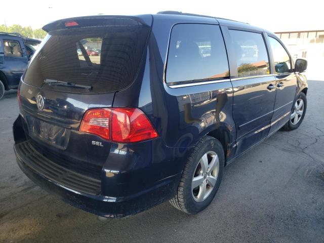 Photo 4 from auction – 2011 VOLKSWAGEN ROUTAN SEL with VIN 2V4RW5DG5BR642898